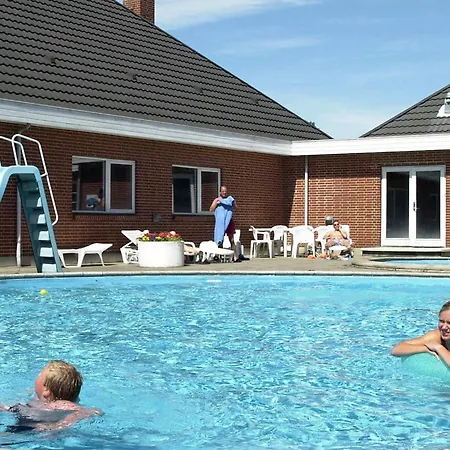 5 Person In Romo-by Traum Sønderby